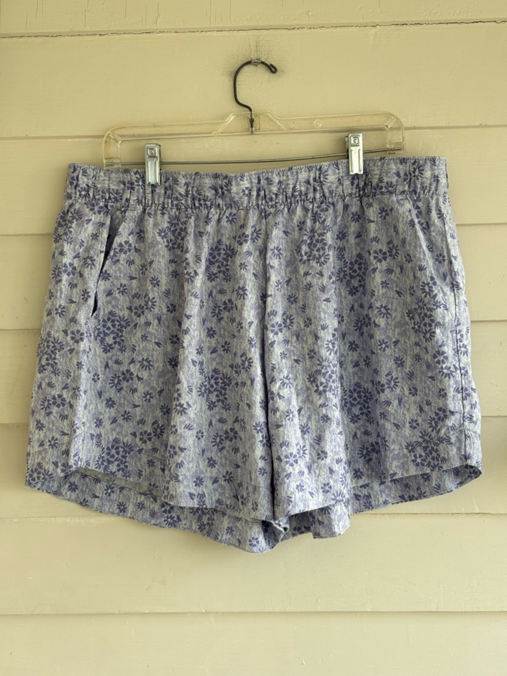 Patagonia Garden Island Shorts Wildflower Pastel Solstice Purple Size XL NWT